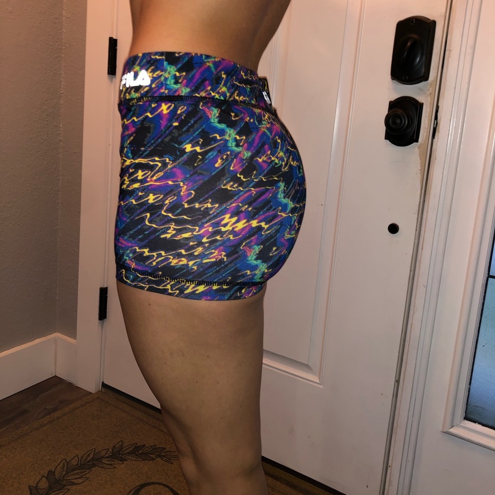 File running short, super cute 80s style